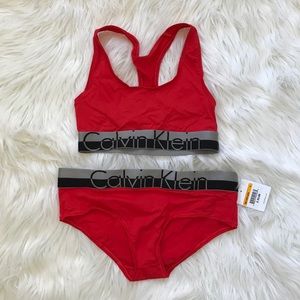 Calvin Klein Bralette/Panty Set, Red Size Small